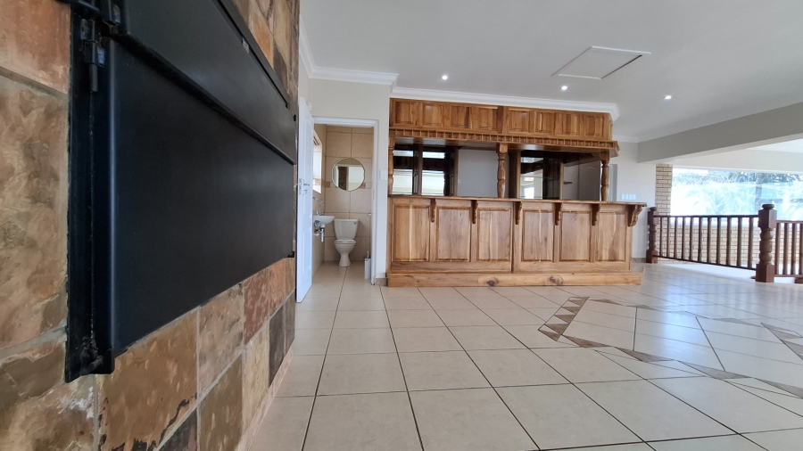4 Bedroom Property for Sale in Menkenkop Western Cape